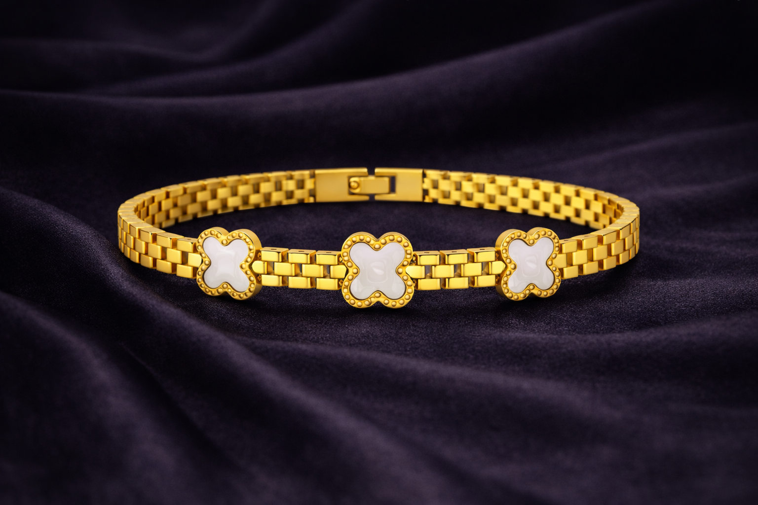 Luna Clover Gold Bracelet
